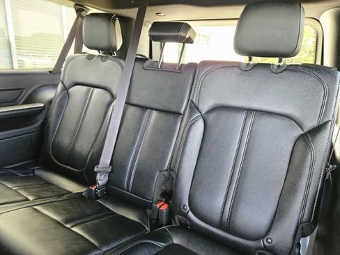 Used 2024 Jeep Wagoneer L Series II RWD image 30