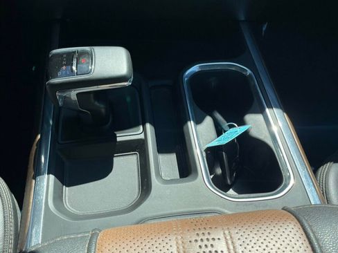 Used 2024 Chevrolet Silverado 1500 High Country w/ High Country Premium Package image 19