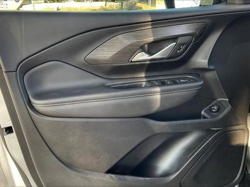 Used 2022 GMC Terrain SLE w/ Driver Convenience Package image 19