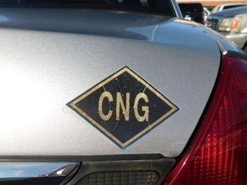 Used 2010 Mercury Grand Marquis LS image 21