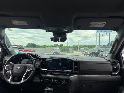 Used 2023 Chevrolet Silverado 1500 LTZ w/ Technology Package AWD/4WD image 10