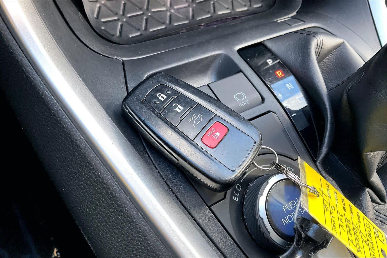 Used 2019 Toyota RAV4 XSE AWD/4WD image 14