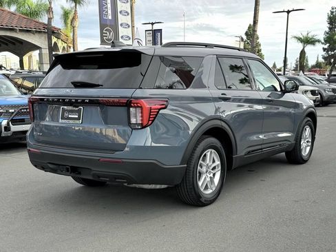 New 2026 Ford Explorer Active RWD image 7