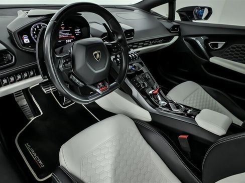 Used 2018 Lamborghini Huracan LP 580-2 RWD image 21