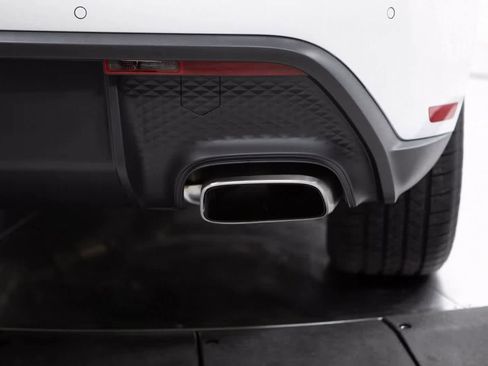 Certified 2025 Porsche Macan image 37