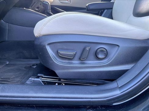 Used 2020 Toyota Corolla XLE FWD image 27