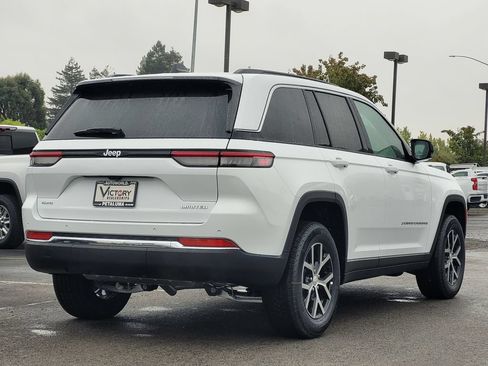 New 2025 Jeep Grand Cherokee Limited w/ Trailer Tow Package AWD/4WD image 3