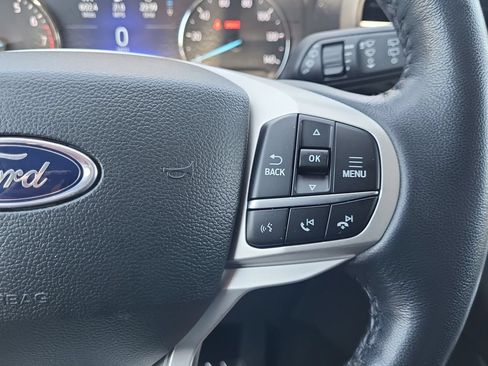 Used 2023 Ford Explorer XLT AWD/4WD image 27