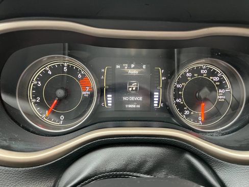 Used 2016 Jeep Cherokee 75th Anniversary image 25