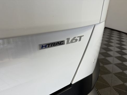 Used 2024 Hyundai Kona Limited AWD/4WD image 17