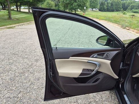Used 2011 Buick Regal CXL Turbo w/ TO2 Preferred Equipment Group FWD image 14