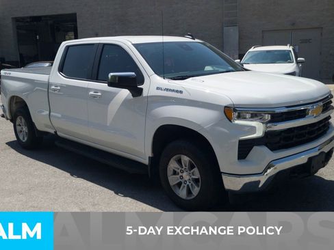 Used 2023 Chevrolet Silverado 1500 LT w/ Leather Package image 3