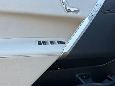 Used 2025 BMW iX xDrive50 image 12