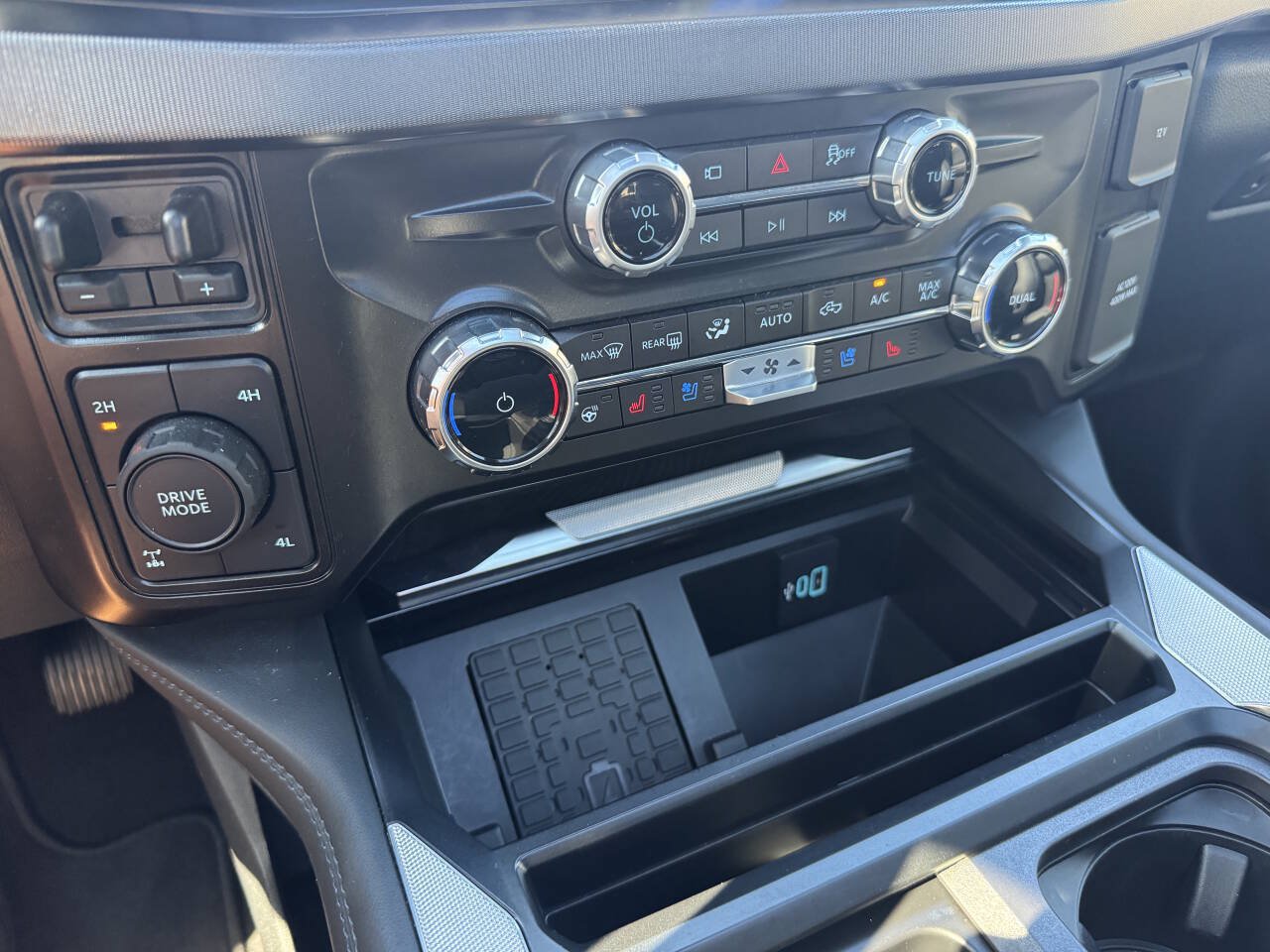 Used 2025 Ford F250 Platinum AWD/4WD image 15