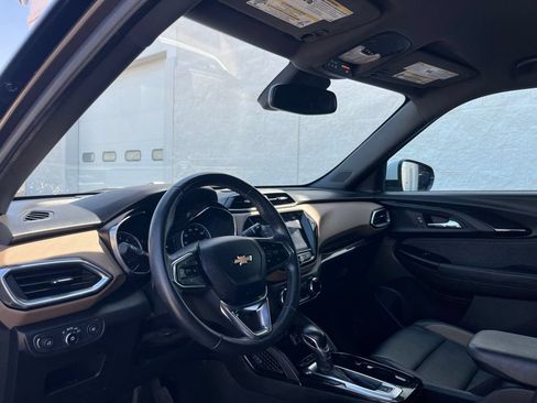 Used 2021 Chevrolet TrailBlazer ACTIV w/ Technology Package AWD/4WD image 9