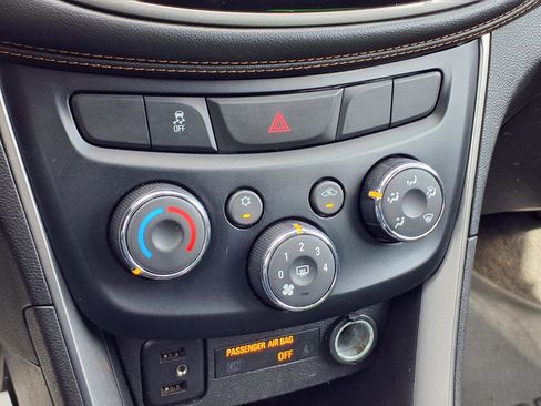 Used 2019 Chevrolet Trax LS w/ Tint and Cruise Package image 11