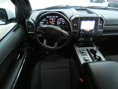 Used 2019 Ford Expedition XLT image 14