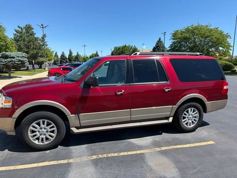 Used 2014 Ford Expedition EL XLT w/ Equipment Group 202A AWD/4WD image 2