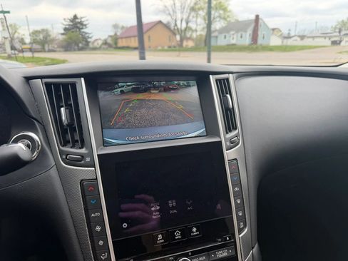 Used 2017 INFINITI Q50 Signature Edition w/ All Weather Package (L93) image 20