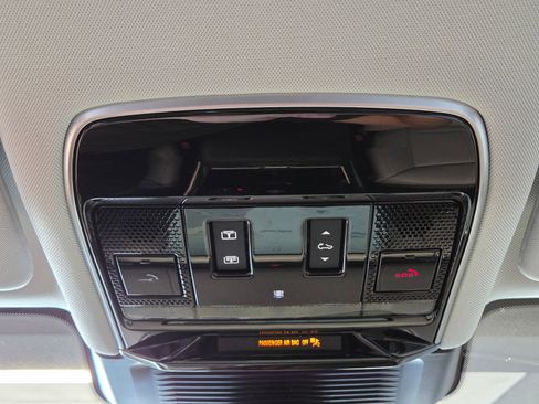 Used 2024 Land Rover Range Rover Sport Dynamic SE image 24