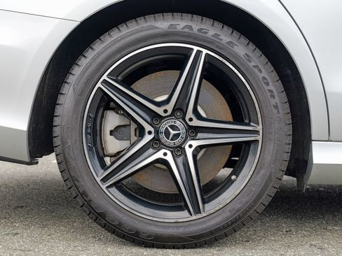 Used 2018 Mercedes-Benz E 400 4MATIC Wagon image 13