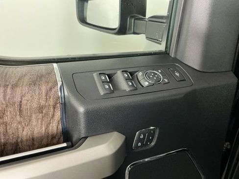Used 2019 Ford F350 Lariat AWD/4WD image 14