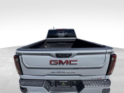 Used 2024 GMC Sierra 2500 AT4 w/ AT4 Premium Plus Package AWD/4WD image 9