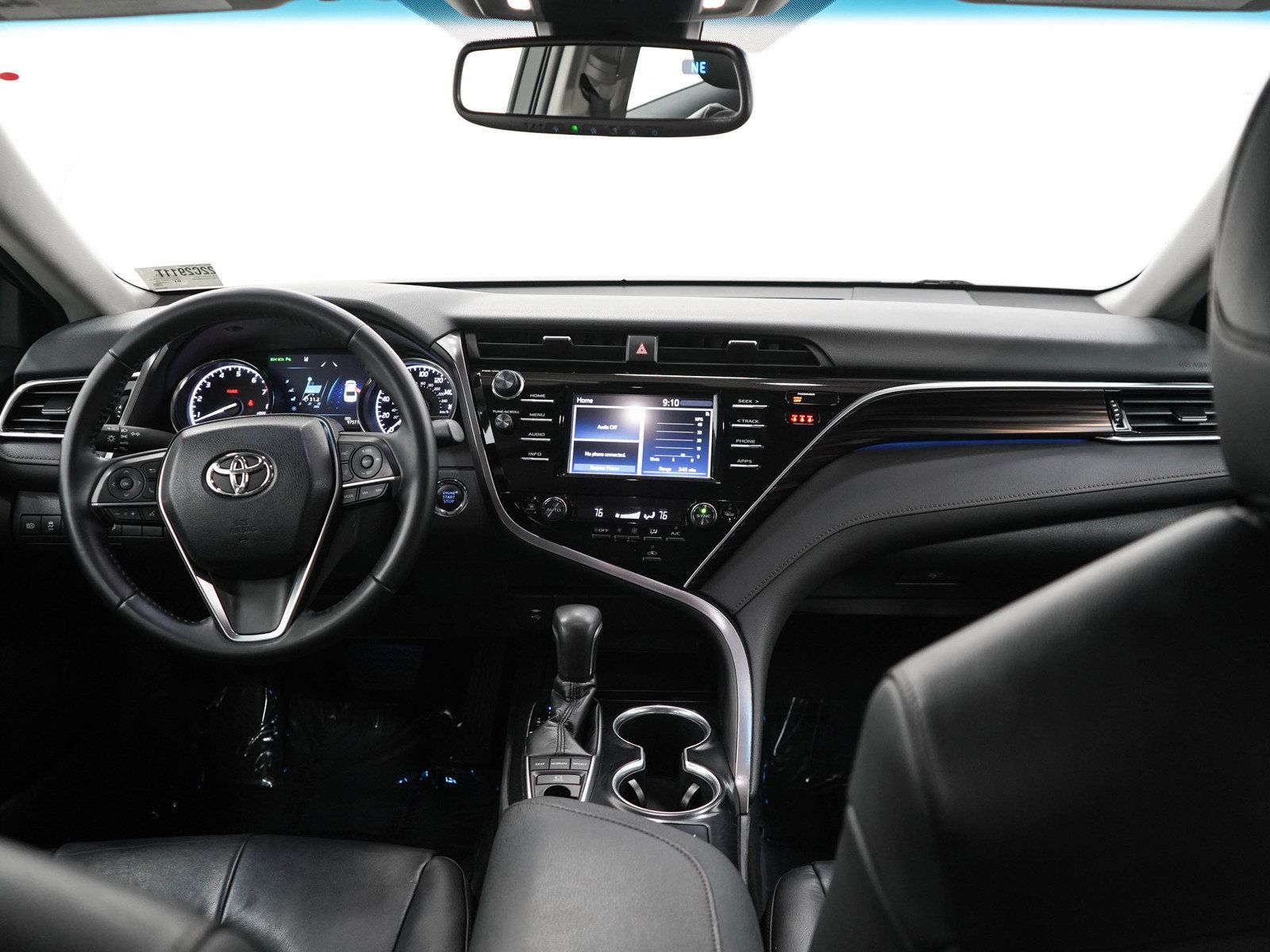 Used 2018 Toyota Camry XLE FWD image 13