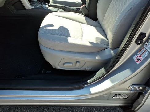 Used 2016 Subaru Forester 2.5i Premium w/ All-Weather Package image 18