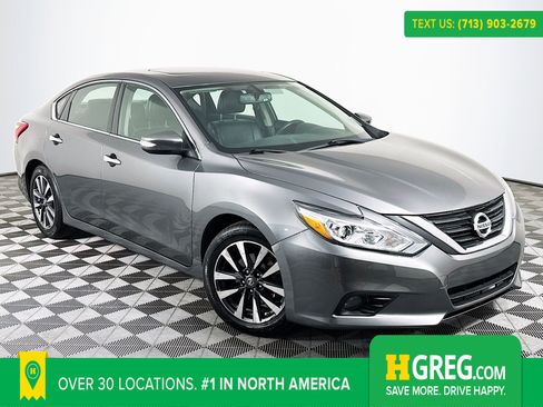 Used 2017 Nissan Altima 2.5 SL w/ Moonroof Package image 1