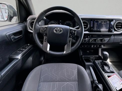 Certified 2018 Toyota Tacoma TRD Sport w/ Technology Package AWD/4WD image 10