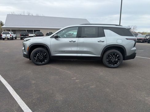New 2026 Chevrolet Traverse LT w/ Midnight/Sport Edition AWD/4WD image 4