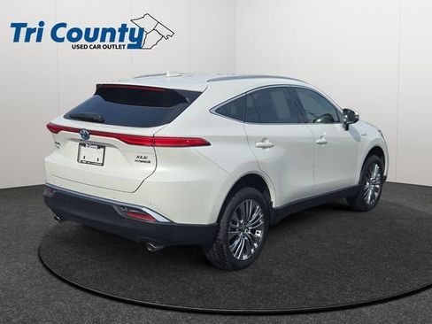 Certified 2021 Toyota Venza XLE w/ Softex Package AWD/4WD image 8