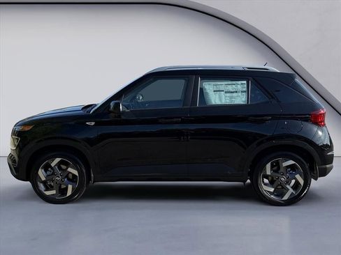 New 2026 Hyundai Venue SEL FWD image 2