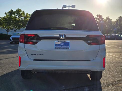 New 2026 Honda Odyssey EX-L image 5