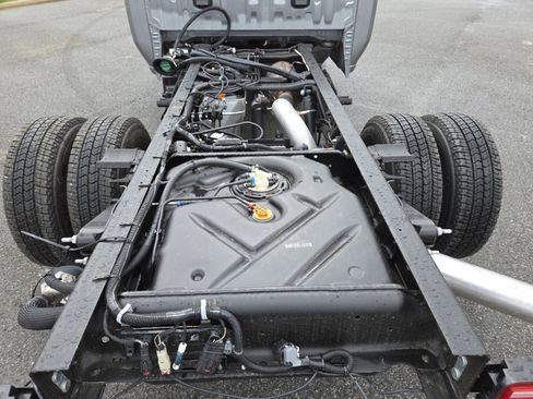 New 2026 GMC Sierra 3500 Pro w/ Convenience Package image 11