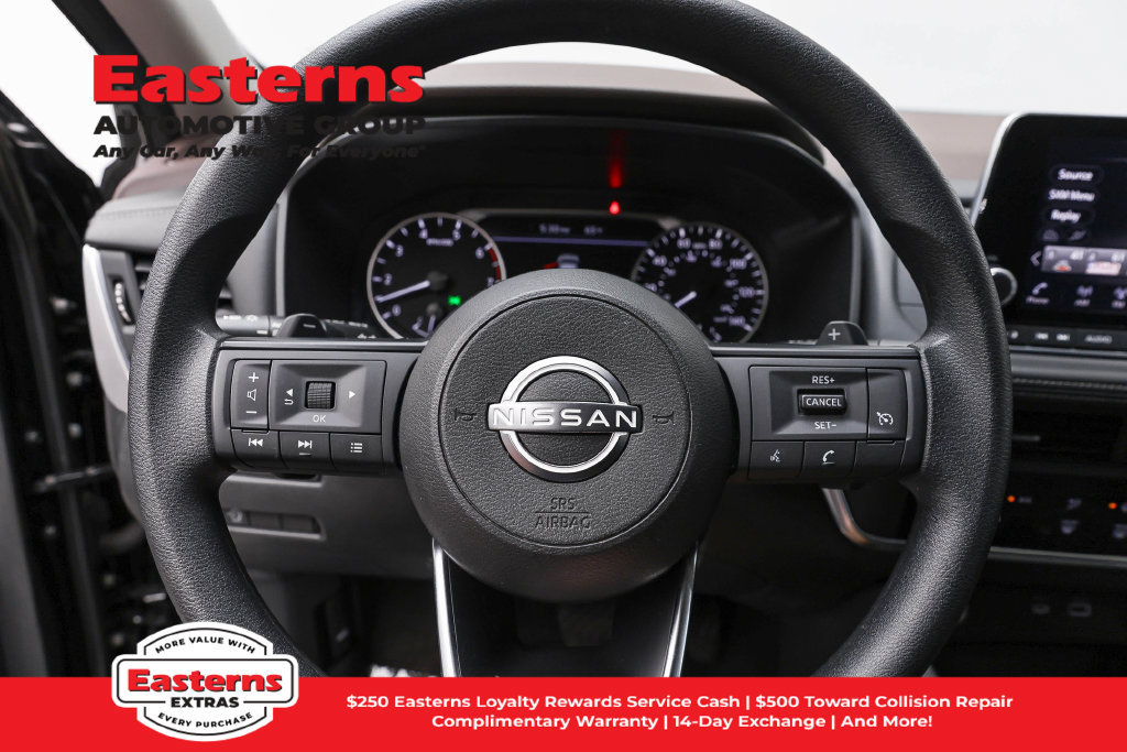 Used 2023 Nissan Rogue S AWD/4WD image 11