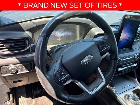 Used 2020 Ford Explorer Platinum w/ Premium Technology Package AWD/4WD image 8