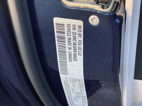 Used 2024 Chrysler Pacifica Touring-L FWD image 29