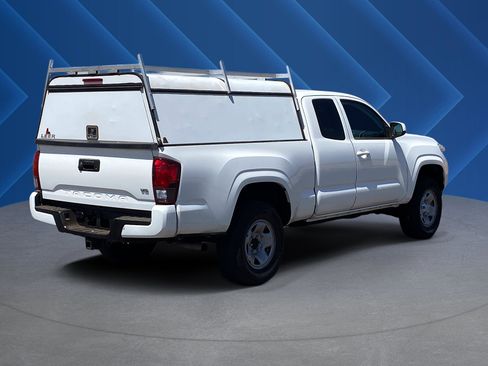 Used 2021 Toyota Tacoma SR RWD image 3