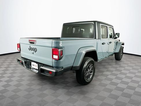 Certified 2025 Jeep Gladiator Sport AWD/4WD image 12