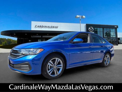 Used 2024 Volkswagen Jetta SE FWD image 2