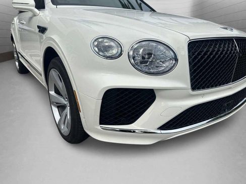 Certified 2025 Bentley Bentayga AWD/4WD image 44