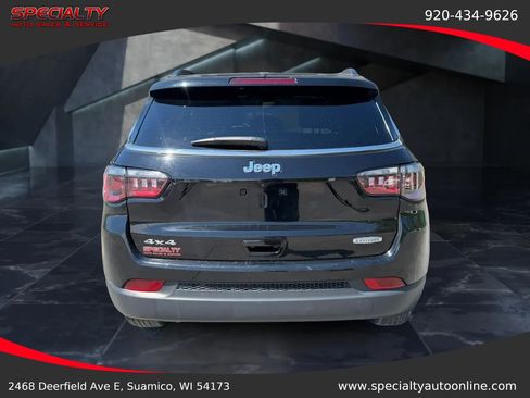 Used 2024 Jeep Compass Latitude AWD/4WD image 5