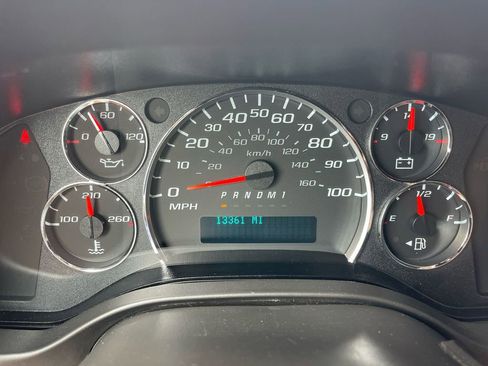 Used 2023 Chevrolet Express 2500 w/ Driver Convenience Package image 20