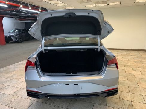 Used 2022 Hyundai Elantra SEL w/ Convenience + Premium Package image 39