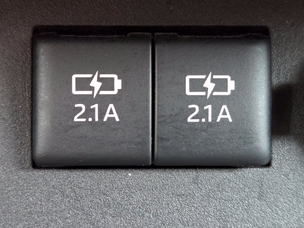Used 2018 Toyota Highlander XLE AWD/4WD image 12