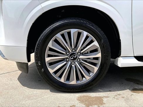 Certified 2025 INFINITI QX80 Luxe AWD/4WD image 10