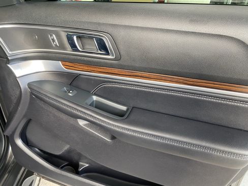 Used 2019 Ford Explorer Limited w/ Ford Safe & Smart Package AWD/4WD image 49