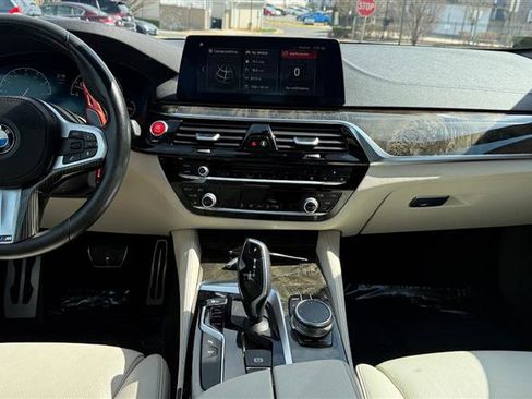 Used 2019 BMW M550i xDrive image 29